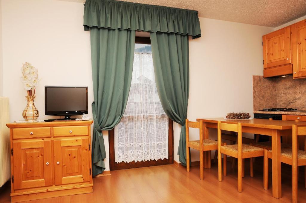 Residence Marisol Camere & Appartamenti - Mezzana Centre Zimmer foto