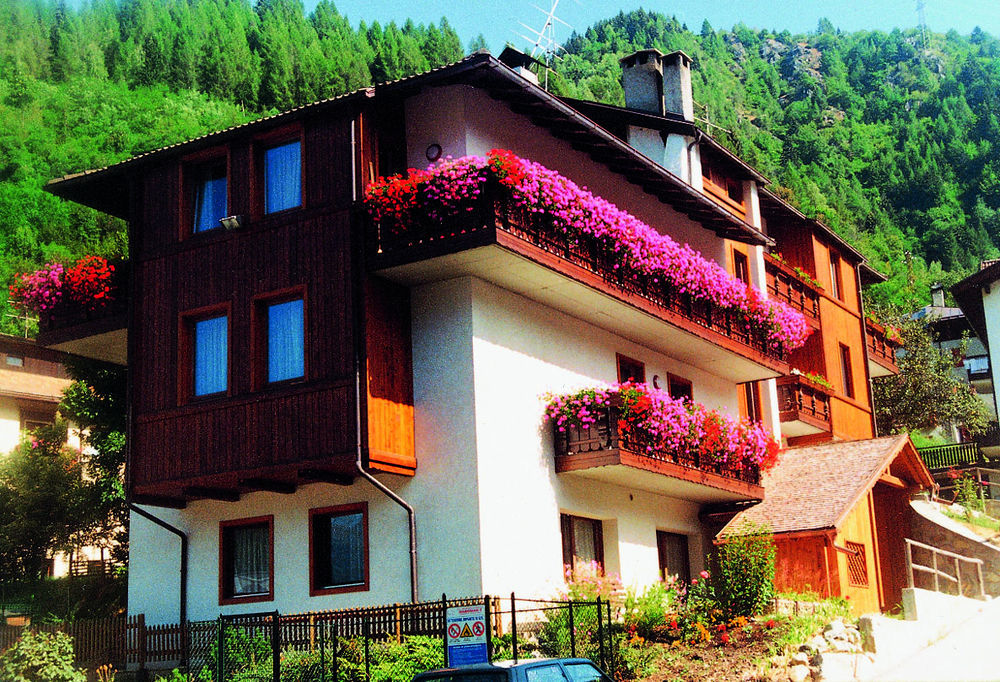 Residence Marisol Camere & Appartamenti - Mezzana Centre Exterior foto